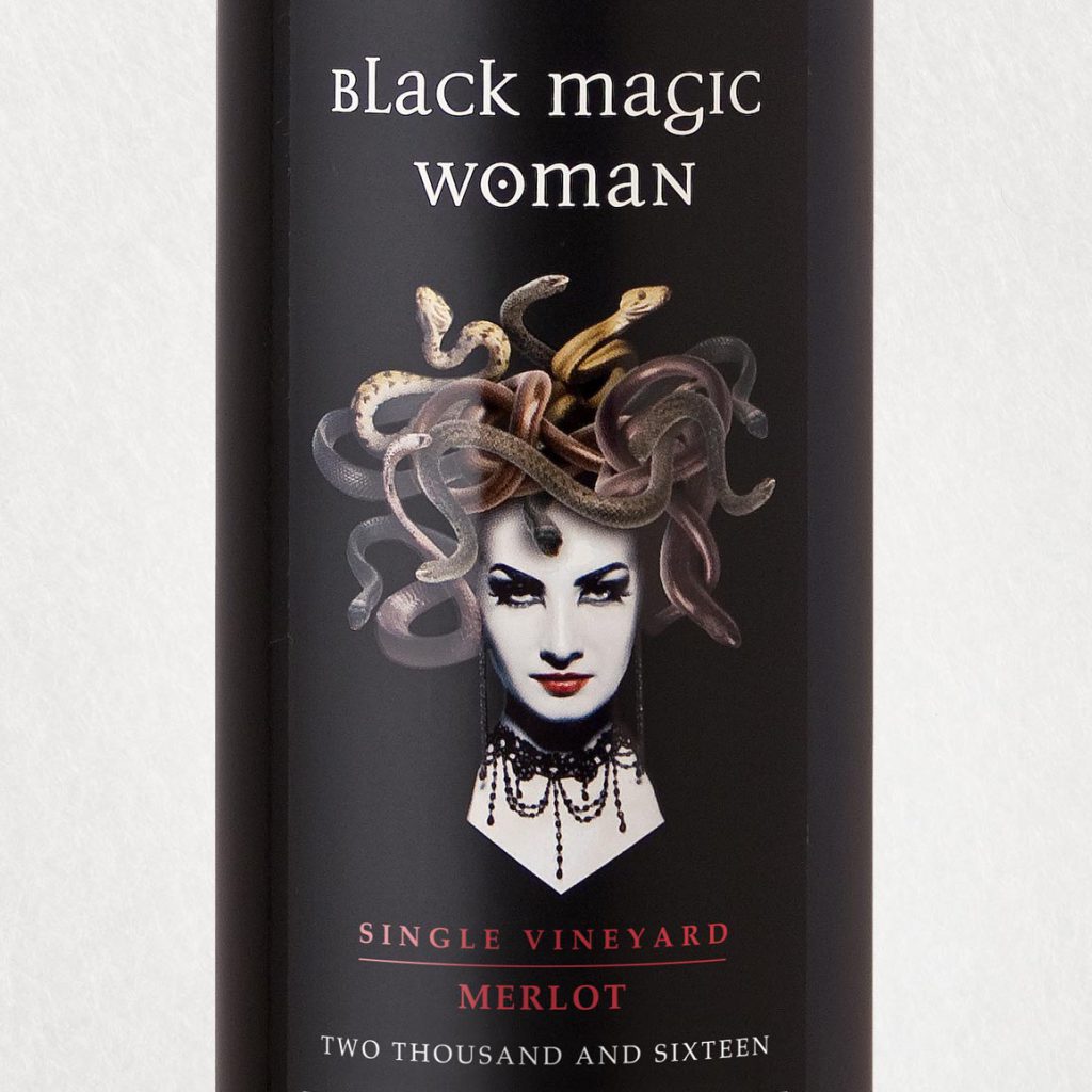 packaging close black magic woman 1